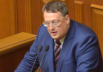 Депутат Верховной рады и член коллегии МВД страны Антон Геращенко заявил о том, что Россия в ближайшее время не собирается нападать на Украину