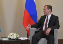 Премьер-министр России Дмитрий Медведев прокомментировал сообщения о возможном разрыве дипломатических отношений с Украиной на фоне диверсий в Крыму, которые, по данным российских властей, санкционированы Киевом
