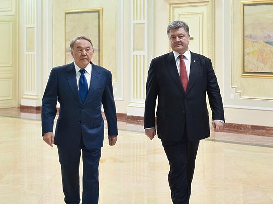 Глава Украины пожаловался, что не может принять особый статус Донбасса  из-за депутатов Рады
