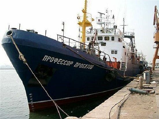 В воскресенье одно сахалинское судно затонуло, другое потерпело аварию