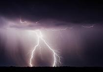В Приуральском районе Ямало-Ненецкого автономного округа (ЯНАО) во время грозы в чум влетела шаровая молния