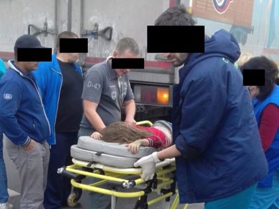 На пешеходном переходе в Кемерове грузовик сбил девочку