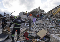 В Италии растет число жертв землетрясения, произошедшего в ночь со вторник на среду
