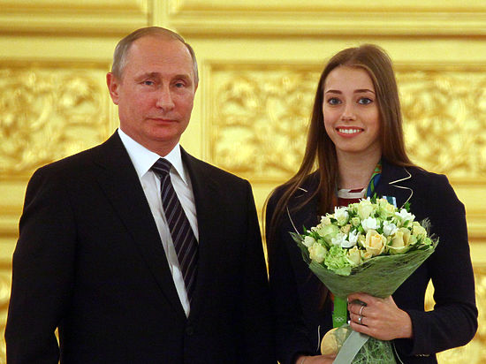 На чествовании в Кремле президент лично вручил 46 орденов олимпицам