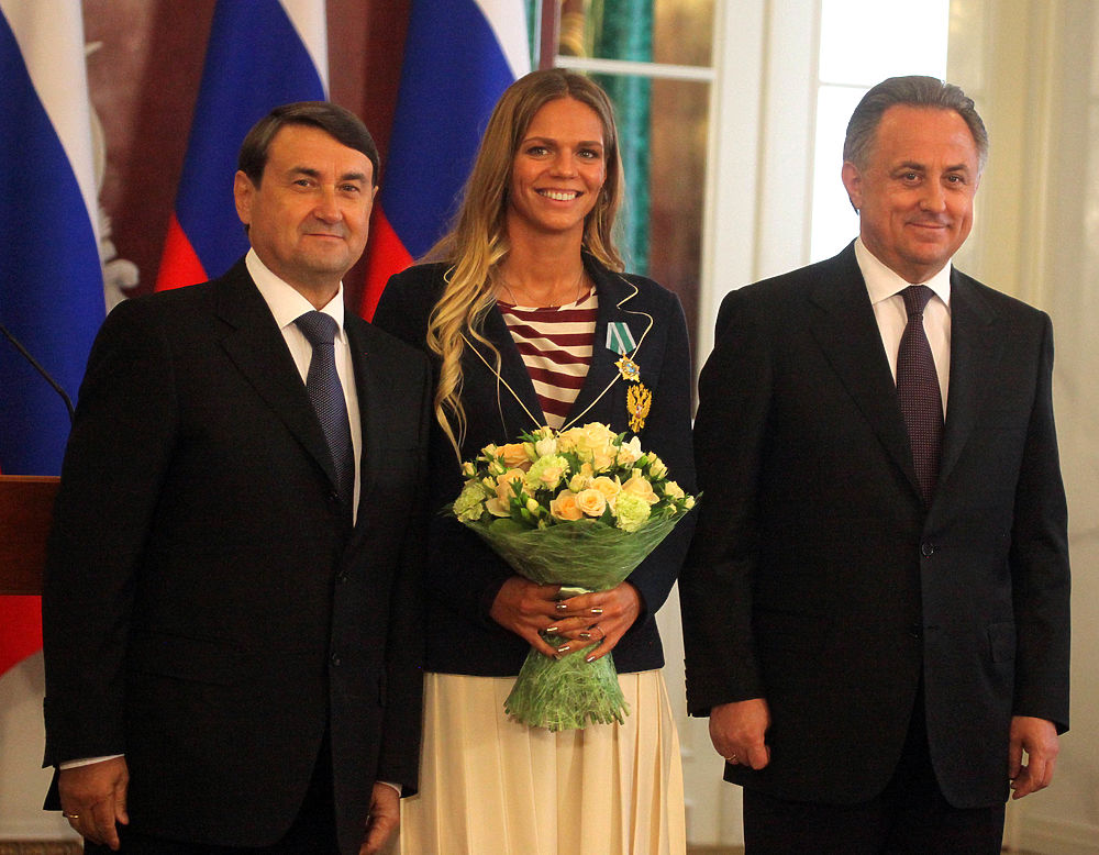 Радостные олимпийцы в Кремле встретились с министром Мутко