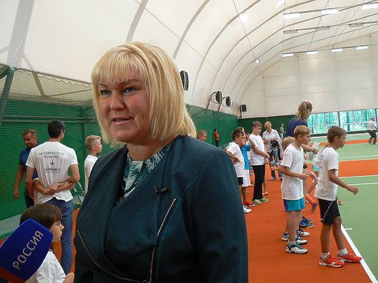 В Лагерном саду открылся крытый детский теннисный центр 