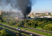 Причиной пожара на складе на Алтуфьевском шоссе в Москве, унесшее жизни 17 мигрантов, по данным следователей, стало короткое замыкание неисправного светильника