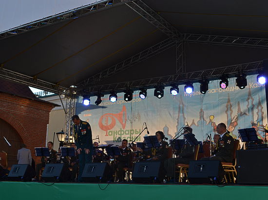 Фестиваль открыл военный оркестр из Нижнего Новгорода