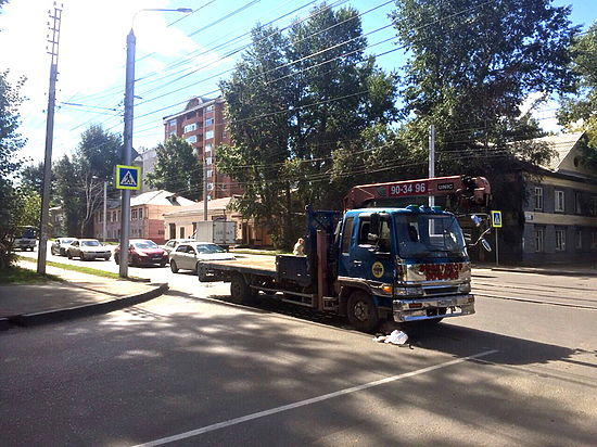 В Иркутске водитель грузовика насмерть сбил пенсионерку на улице Депутатской
