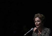 Президенту Бразилии Дилме Русеф сенаторы объявили импичмент