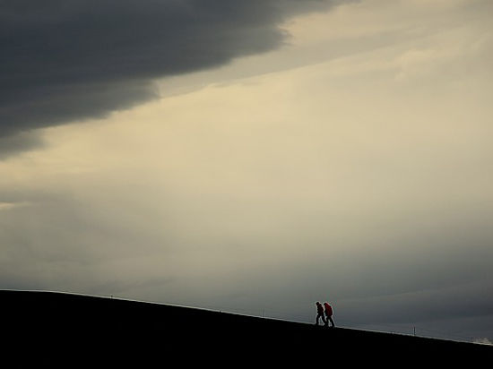 «Дозвонился до спасателей Денис с телефона другого туриста-одиночки, которого он встретил на маршруте...»