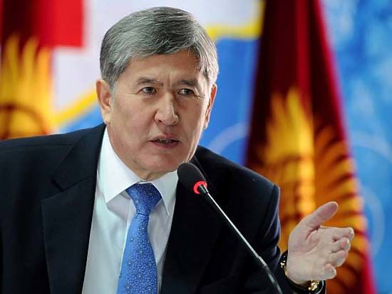 В своей речи к 25-летию со дня обретения Кыргызстаном независимости президент проехался по оппонентам и сравнил подданных с баранами