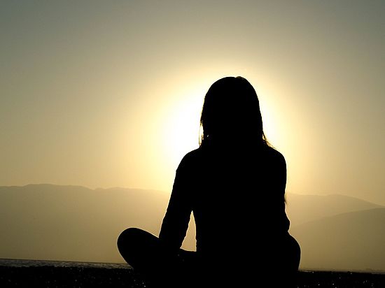 12 минут медитации в день помогут сохранить ясность мозга и красоту лица
