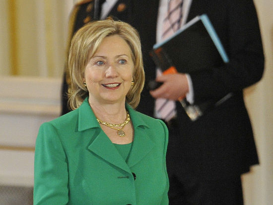 При этом демократы устроили настоящую истерику, обвиняя Москву в попытке повлиять на исход президентских выборов в США