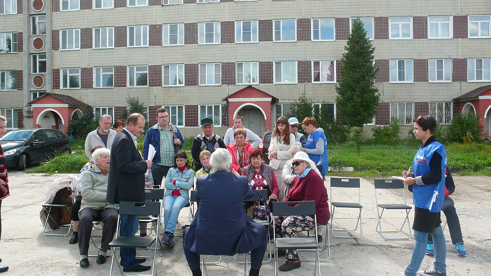 Встреча Юрия Олейникова с жителями Оболенска