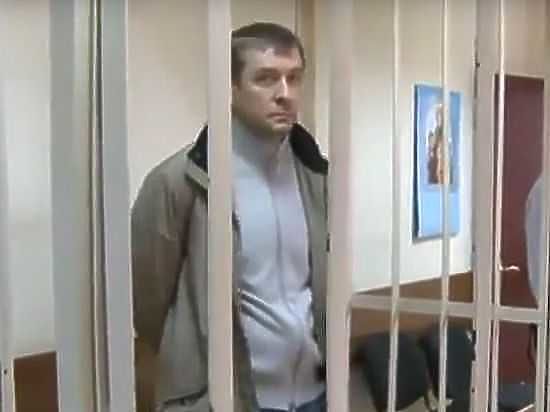 Ранее у высокопоставленного полицейского изъяли 9 млрд рублей