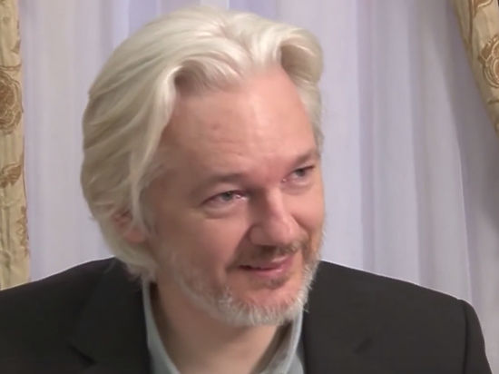 Взамен он предложил помиловать информатора WikiLeaks
