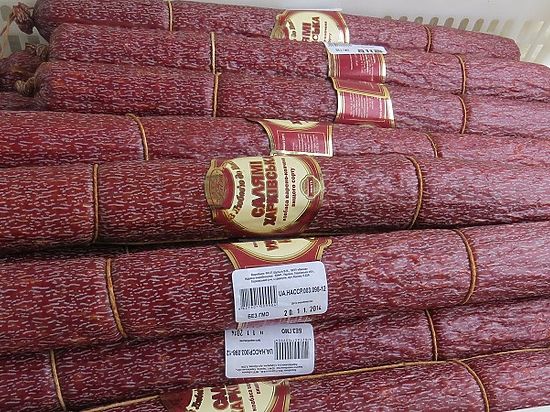 В Симферополе обнаружили 1,7 тонны плесневелых колбас для продажи