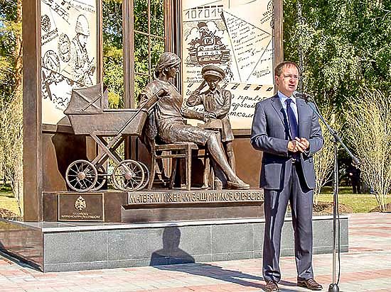 В Новосибирске открылась единственная в России скульптурная композиция «Матерям и женам защитников Отечества»