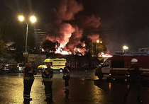 Трагедия на Амурской улице в Москве, где в результате пожара на складе погибли восемь сотрудников пожарной охраны, стала третьей по числу жертв огнеборцев огненной катастрофой в истории современной России