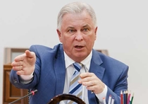 Полномочия главы Бурятии Вячеслава Наговицына заканчиваются в середине мая 2017 года, если исходить из даты утверждения его кандидатуры народным Хуралом 12 мая 2012 года на очередной (второй по счету) срок