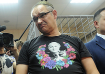 Суд по делу об экстремистских высказываниях Антона Носика принял воистину соломоново решение: виновным признать, но в тюрьму не сажать, ограничиться штрафом в полмиллиона