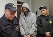 Преображенский суд Москвы арестовал до 2 декабря водителя арнедованного автомобиля Hyundai 30-летнего Антона Ускова, обвиняемого в совершении ДТП на остановке, в результате чего погибли три человека