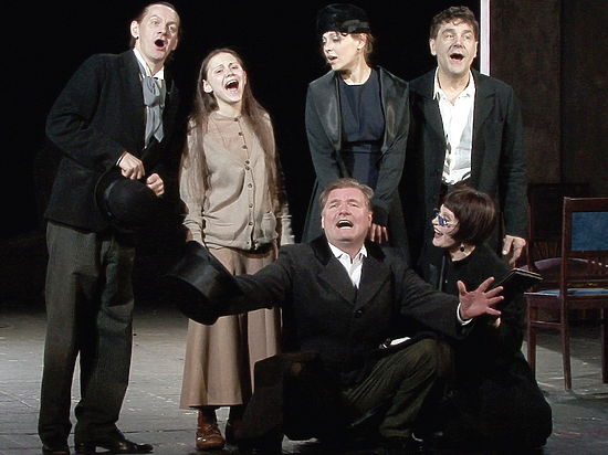 Говорить, что тебя не зацепил фильм или книга, почему-то гораздо легче, чем признаваться, что не понравился спектакль 