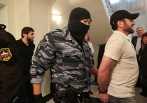Адвокаты обвиняемых по делу об убийстве Бориса Немцова раскритиковали работу следственной группы, работавшей на Московорецком мосту в ночь расправы над политиком