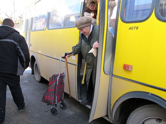 Мэры пытаются спасти пенсионеров от разорительной платы за проезд в общественном транспорте