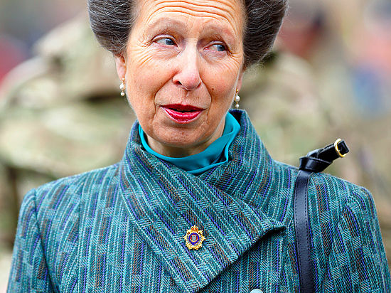 Королевская благодарность не знает границ: Букингемский дворец продолжает рассылать свои «thanks» 
