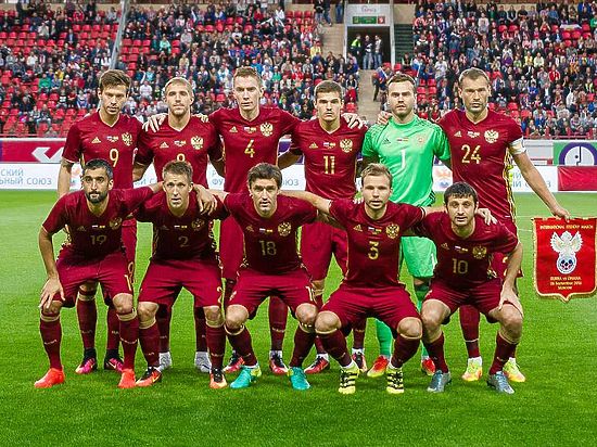 За месяц российская футбольная дружина потеряла 15 позиций