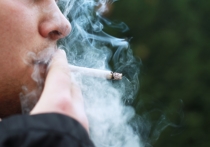 Люди, которые сами не курят, но часто вдыхают чужой табачный дым, значительно чаще бывают подвержены инсульту, чем те, кому удается этого избежать