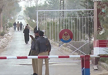 По меньшей мере 60 кадетов погибли и 165 были ранены в результате террористической атаки на полицейский колледж в городе Кветта пакистанской провинции Белуджистан