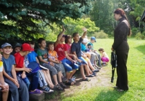 Воспитанникам Шушенского детского дома устроили праздник в дендрарии