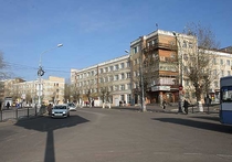 Собственники двух домов сталинской постройки по улице Октябрьская, 17 и 19, организовали в минувшие выходные собрание под общим лозунгом «защитим соцгородок ПВЗ»