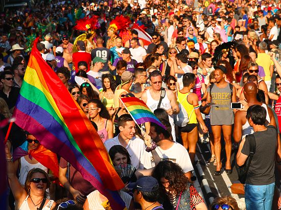 Сегодня местные информационные ленты взорвало заявление московского ЛГБТ-активиста, который хочет провести в Калининграде радужный парад.