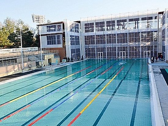 В открытом плавательном бассейне Хабаровска состоялся тестовый заплыв. Спортобъект должен открыться после реконструкции к ноябрю.