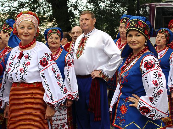 Народы приморского. Народы Приморского края. Многонациональное Приморье. Народности в Приморье. Национальный костюм Приморского края.