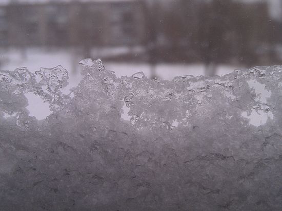Ледяная крупа посыпалась на жителей Костромской области