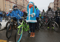 Судьба покрывающихся сосульками под ледяным дождем велосипедов городских пунктов проката взволновала горожан
