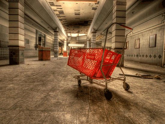 Аренда торговых площадей в Хабаровске продолжает падать в цене. В поисках выхода из кризисной ситуации торговые центры присматриваются к очень малым арендаторам или завлекают федеральный ритейл.