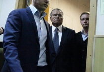 Министр экономического развития России Алексей Улюкаев, задержанный по подозрению в получении взятки в размере $2 млн долларов, со студенческих лет пишет стихи