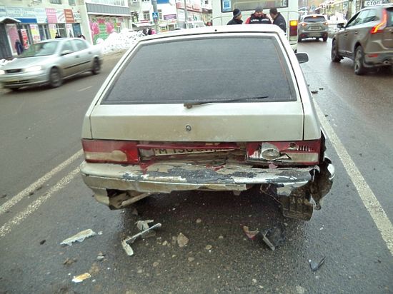 В Костроме разыскивают водителя за тройное ДТП