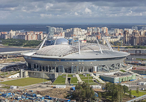 Летом следующего года на стадионе «Крестовский» в Санкт-Петербурге могут произойти или матчи Кубка конфедераций, если строительство арены к тому времени героически успеют закончить, или же просто празднование 10-летия закладки первого камня в фундамент, если комиссия ФИФА объект не примет