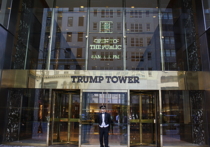 Внимание мировой общественности приковано к нью-йоркскому небоскребу «Трамп-тауэр», где проходят тяжелые роды вашингтонской администрации