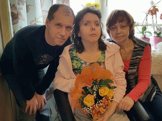 Отец Миланы Каштановой, на которую 6 лет назад упала глыба льда, рассказал о нынешнем состоянии девушки