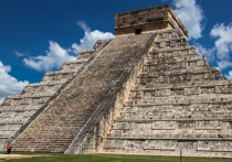 Археологи из Мексики и США обнаружили внутри храма Кукулькана в священном городе майя Чичен-Ица на полуострове Юкатан еще одну пирамиду