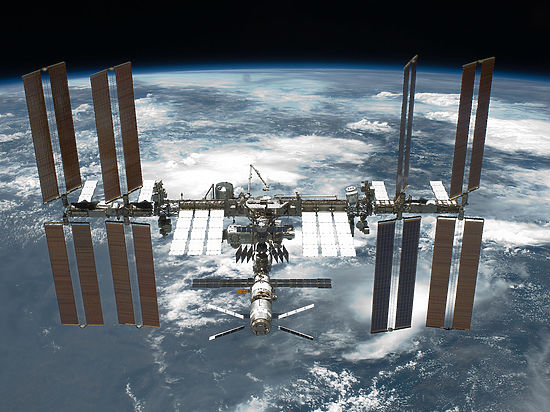 Специалисты Института химической физики им. Н.Н. Семенова РАН готовятся к эксперименту для изучения процессов горения на космической станции 