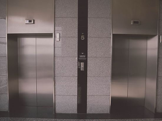 В 2016 году в Казани упали два лифта с находящимися внутри людьми